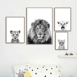 Schilderijen Lion Cub Print Zwart-wit Leeuwin Dieren Posters Safari Kwekerij Muur Decor Baby Animal Kids Wall Art Canvas Schilderij