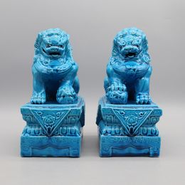 Paar Foo Dogs op de basis, Boeddhahonden, Chinese Guardian Lions, keramische sculptuur, woondecoratie