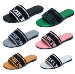 Paires Designer Slides Femmes Brodé Tissu Slide Sandales Summer Beach Walk Pantoufles Mode Talon Bas Pantoufle Plate Chaussures De Luxe Taille 37-42 55