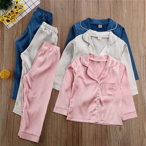 Pijamas 17Y Kids Baby Girls Boys Conjunto de satén de seda Niños Pijamas de manga larga con botones Ropa de dormir Ropa de dormir Verano Otoño 230213