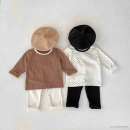 Pyjama 2023 Lente Herfst Baby Jongens Pyjama Katoen Dot Lange Mouw Tops Hoge Taille Veelzijdige Broek Pak Peuter Jongens Sleepwears R231108