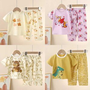 Pyjama's 2024 NIEUWE KINDEREN KORTREN SET PURE COTTON Summer Boys T-shirt meisjes Home Kleding Baby Pyjamas Childrens Clothingl2405