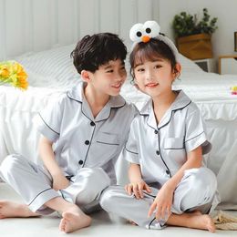 Pyjama's 3-14 jaar Kids Silk Pyjama Sets Summer Gray Baby Girl Sleepwear Satijn Topshorts 2 stks Set Toddler Boy Pijamas Nightwear Outfit 230325