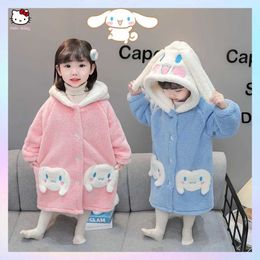 Pyjamas anime sanrioes kinderflanel badkamer avondjurk kaneel melodie meisje zachte plushie pyjama's Koreaanse familiekleding kawaii pajamasl2405