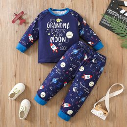 Pajamas Autumn Baby Boy Pajamas Boys Cartoon Cartoon Pantalones impresos de manga larga Dos piezas Niños Casco Soft Homewear 231122