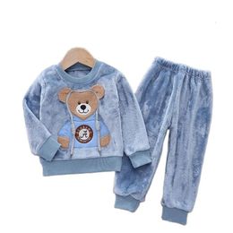 Pyjama Herfst Winter Babykleding Pyjama Sets Meisjes Pyjama Kinderen Warm Flanel Fleece Catoon Beer Kinderen Nachtkleding Thuis Pak 231120