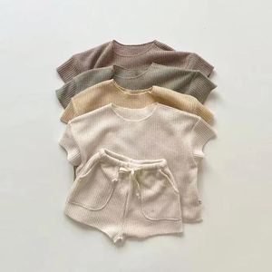 Pijamas Conjunto de pijamas para bebés Ropa de dormir de algodón de manga corta para niños Niño y niña Traje para el hogar sólido transpirable Ropa para niños Pijamas sueltos 2 piezas 231012