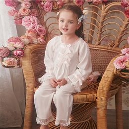 Pyjamas kinderen meisje s lolita witte prinses pyjama sets koninklijke stijl tops broek vintage peuter kid s boog pyjama's set slaap loungewear 220922