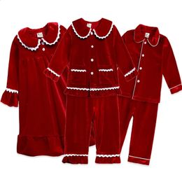 Pyjamas de Noël Ensembles de vêtements pour enfants Vêtements de nuit pour filles Chemise de nuit Garçons Velours Pantalon à manches longues Enfants Salopette Costume de bébé 231118