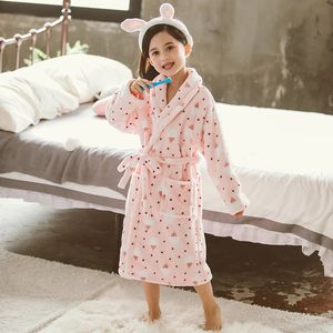 Pyjama Mode Kinderen Badjassen Herfst Winter Kinderen Badjas Cartoon Flanel Bathgrowns Meisje Zachte Riem Pyjama Szlafrok Peignoir 231207