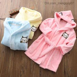 Pyjama's fleece dik en schattig babymeisje cartoon hoodie baby bad handdoek handdoek handdoek babykleding pyjama's z230818