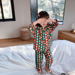 Pyjama's Pyjama's met contrasterende kleur voor meisjes met ronde kraag. Pyjama's met groene stippen voor peuters Vest Nachtkleding. Kinderkleding 231124