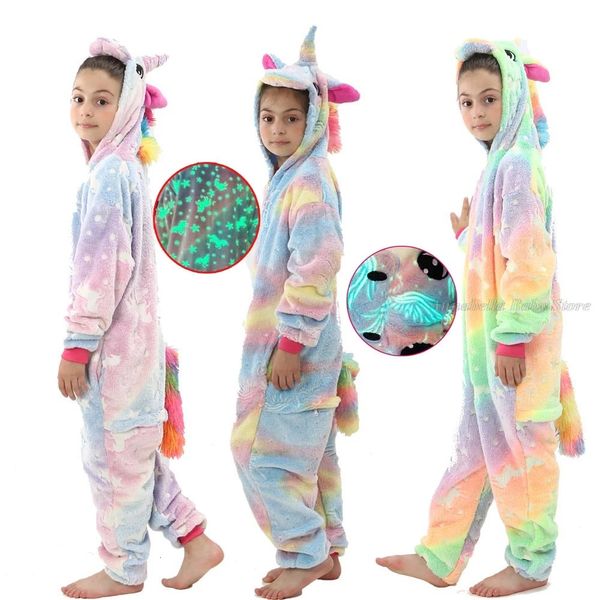 Pyjamas kigurumi anime cache-cacherie lueur dans une combinaison sombre d'hiver pour enfants