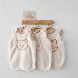 Pyjamas coréen bébé sac de couchage dessin animé ours gilet sans manches Anti-coup de pied sac de nuit épaissir vêtements de nuit chauds pour garçons filles 231118