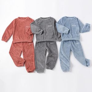 Pyjamas Long haut et pantalon hiver enfants pyjamas en peluche épaissir chaud flanelle vêtements de nuit filles vêtements de détente corail polaire enfants Pijamas garçon 231202