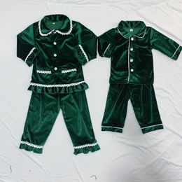 Pyjamas lounguewear Matching Family Christmas Pyjama's Green Velvet PJS voor babymeisjes jongens moeder en kinderen 6m-12 jaar volwassen vrouwen 230227