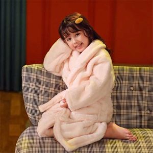 Pyjamas Mudipanda 2023 Winterkinderen Pyjama's Flanel Warm Bathtub Girls 2-14 jaar oude tieners Childrens Pyjamas Boysl2405