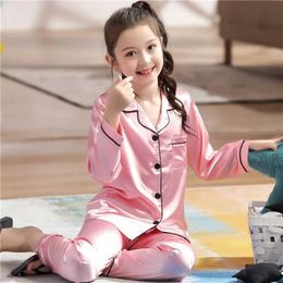 Pyjamas Teenage Girls Silk Satin Pyjama Set Baby Childrens Two-on Deux pièces Casual Wear D240517