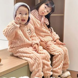 Pyjama's Winterkinderen stelt pluche huiskleding voor jongens verdikte warme meisjes slaapkleding tiener Pijama's kleding 114 jaar 231127