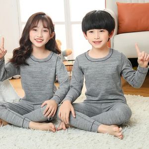 Pyjama's Winter Kinderkledingset Warme wollen pyjama voor jongens en meisjes Verdikte kinderfluwelen babyondergoed 231121