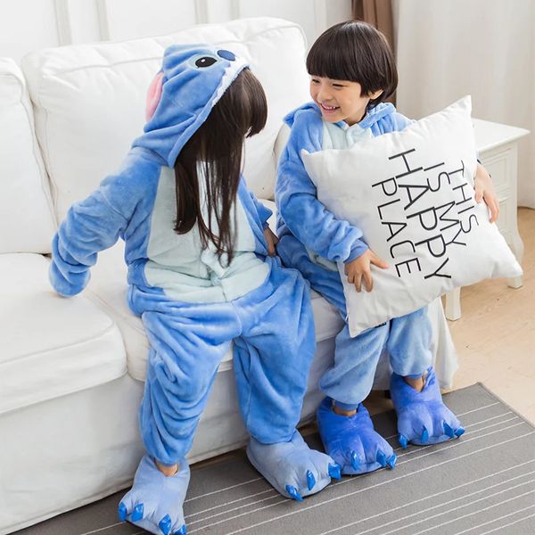 Pijamas Invierno Niños Onesie Pijama con capucha Niños Ropa de dormir Niño Niña Dibujos animados Kigurumi Animal Anime Pijama Franela Ropa de dormir de Navidad 231124