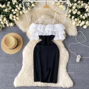 Paleisstijl Camisole-jurk voor vrouwen in de zomer met gegolfde randen licht luxe high-end gevoel en een spleetontwerp voor een nichetemperamentrok