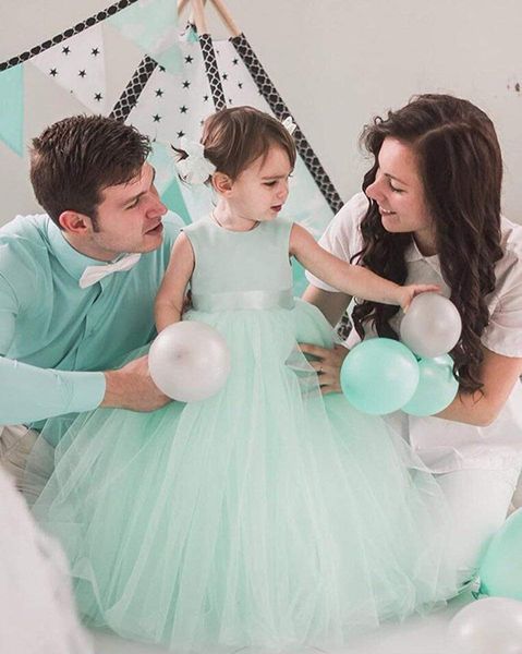 Vestido de niña de flores color menta pálido con fajín Falda tutú larga Vestido de desfile con espalda recortada