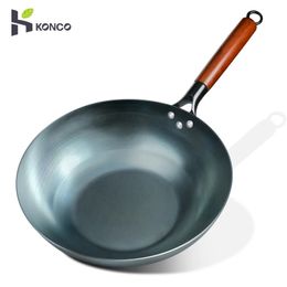 Poêles 3034cm chinois traditionnel fer Wok fait à la main grand avec poignée en bois poêle antiadhésive cuisinière à gaz cuisine ustensiles de cuisine 231213