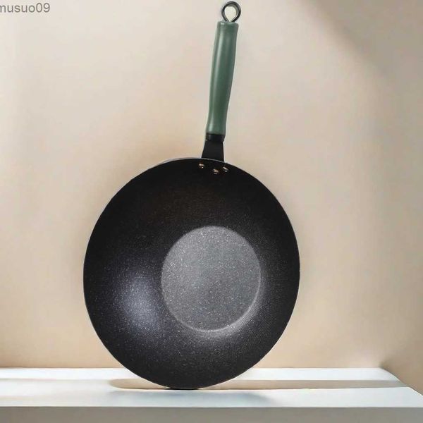 Pans 32 cm Pot de fer pur chinois Beau apparence non revêtue couramment utilisée dans les ustensiles de cuisine à gaz et à induction avec handlel en bois2403
