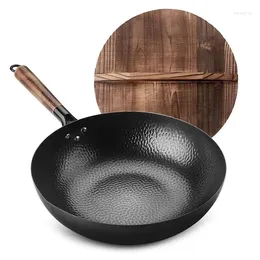 Pannen 32 cm Chinees Traditionele handgemaakt ijzeren wok Verdikkende niet -gecoate ronde bodempan Kook grote kookpot met houten deksel