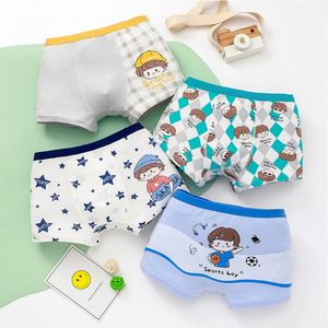 Culottes 4pcs / lot Slips pour garçons Sous-vêtements en coton Shorts de dessin animé Football Skateboard Vêtements d'intérieur pour enfants Panti Boxers pour garçons 230626