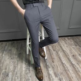 Broek Autumn Men Suit broek mode 2023 Korean Slim Fit Business Striped Pants formeel alle match enkellengte heren jurk broek C97