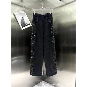Pantalon d'automne Style d'hiver avec décoration de diamant, design de niche, jean à taille haute polyvalente à la mode Femmes de jambe droite, pantalon long pour femmes