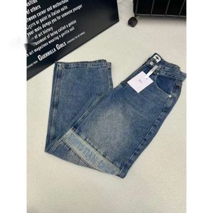 broek Geborduurde jeans met hoge taille, zacht bovenlichaam en de zachte denim is gemaakt van elastische katoenen stof met hoge taille
