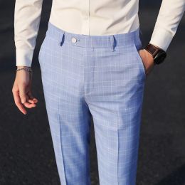 Pantalon Plyesxale pantalon à carreaux bleu ciel pour hommes concepteur coupe ajustée pantalon de costume droit grande taille robe d'affaires pantalon marque vêtements P27