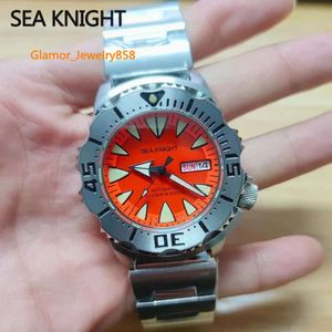 Broek Sea Knight Monster V2 Men Diver Watch Sapphire 200m Waterdichte oranje wijzerplaat roestvrij staal NH36 Automatisch mechanisch polshorloge