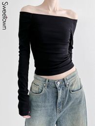 Pantalones Sweetown negro sólido cuello barco elegante manga larga Tops moda coreana delgada Sexy recortada camiseta mujer ropa de otoño