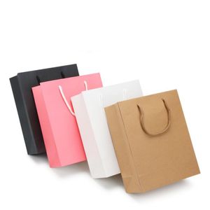 Paquet de vêtements en papier sac cadeau en carton avec poignée fête d'anniversaire sacs cadeaux de fête de noël emballage de différentes tailles