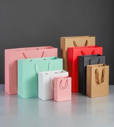 Sacs cadeaux en papier sac à provisions en papier Kraft de couleur différente avec poignées sacs d'emballage de Pounch de stockage de vêtements épaissis 0307pack7078464