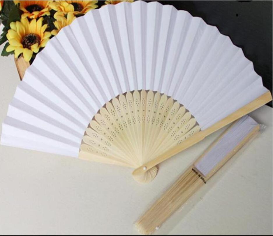 Papieren handfans Witte Chinese fan Wedding Bridal Dance Accessories 21 cm Home Decorations Hollow Wood Holding Fan WFS0068590354