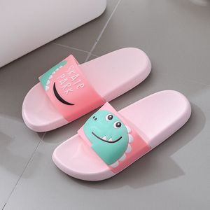 Pantoufles Parent-enfant de haute qualité, tongs respirantes pour enfants, chaussures d'été pour hommes, femmes et enfants, sandales plates de style dessin animé