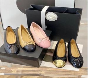 Paris Brand Designer Black Ballet Flats Chaussures Femmes Printemps matelassé en cuir authentique Slip sur ballerine Luxury Round Toe Dames Dames3715759