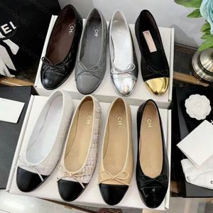 Parijs merk designer zwarte ballet flats schoenen dames lente gewatteerde lederen slip op ballerina luxe ronde neus dameskleding schoenen klassiekers sandaal A1