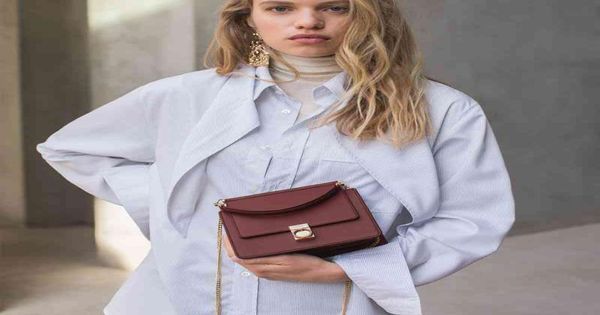 Paris French Minority Design Small Bag Sac de messager en cuir féminin Mini carré avec une chaîne mince2700028