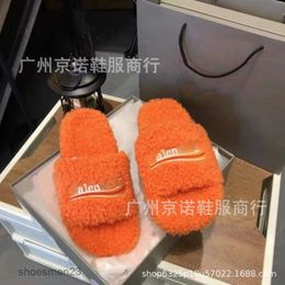 Paris Lamb Peluche Autunno Lettere Balencaiiga Sandalo versione alta Donna che indossa Sandali ricamati invernali pelosi b Pantofola per la famiglia Capelli Shearling Cotone NO88