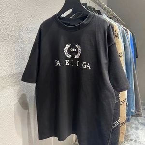 Paris Mens T-shirts Europe France LETTRE LUXURIE IMPRAPE GRAPHIQUE LOGO MASSE MENSE TSHIRT FEMMES Vêtements décontractés en coton