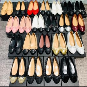 Paris nouvelles chaussures de créateur de luxe chaussures plates noir rose chaussures de ballet en cuir matelassé bout rond chaussures en cuir formelles pour femmes de luxe