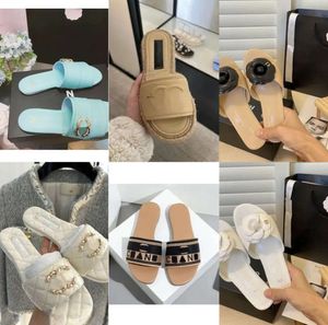 Paris New Luxury Designer Women Sandals Channel Quilted ch Double Jelly Style Casual Flat Plats Summer Beach Slides Macaron Sandalias Comfy