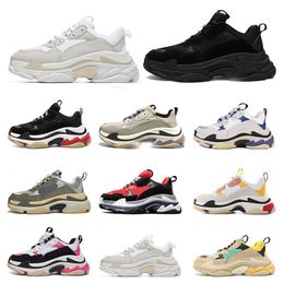 Ontwerpers Schoenen Paris Nieuwe Trainer 17fw Triple S Casual Shoes Mens Dames Shoe Sneakers Luxery Dad Platform Runners Men Dames Trainers Black White Red