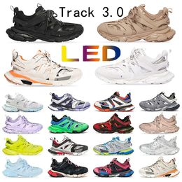 Paris Track 3 avec LED Designer Casual Chaussures Hommes Femmes Tracks 3.0 Runners Light Up Triple S Rose Bleu Clair Gris Noir Réfléchissant Designer Baskets Plateforme